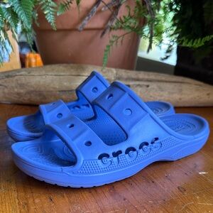 Crocs Baya two strap slide sandal in periwinkle blue/purple. Size Womens 7